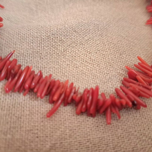 Vintage necklace with natural red coral and 925 silver clasp, like new