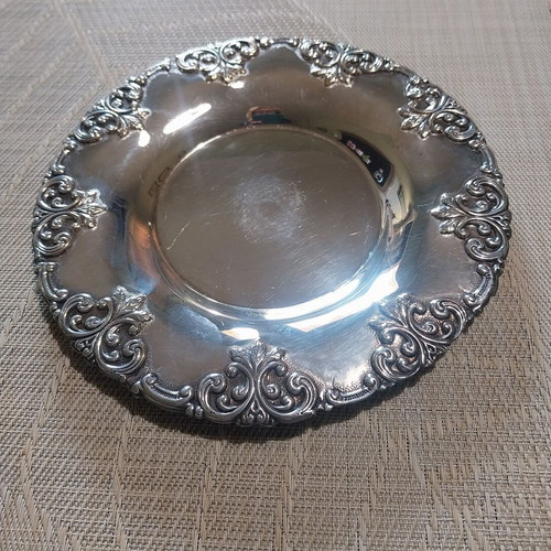 Silver-plated decorative plate used with Arzante hallmark