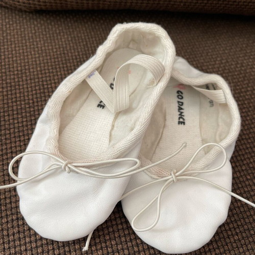 Ballet shoes size 27 like new
