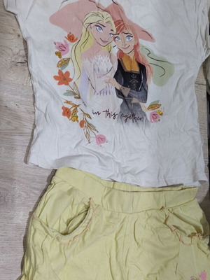 Frozen summer set for girls age 8 used, white and yellow