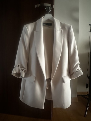 Zara suit set with jacket and Kaktus elastic waist trousers, beige