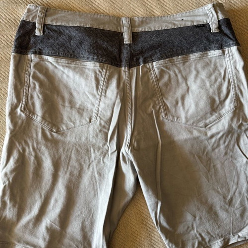 Fox bermuda shorts like new, size 33, grey