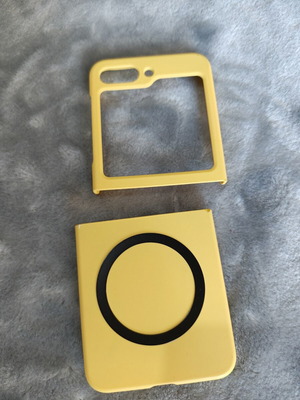 Samsung Z Flip 5 phone case like new, yellow