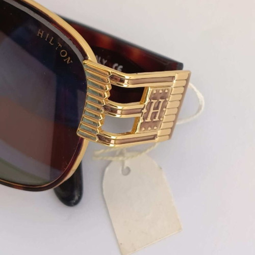 Hilton Picadilly 967 col 02 sunglasses like new, brown and gold