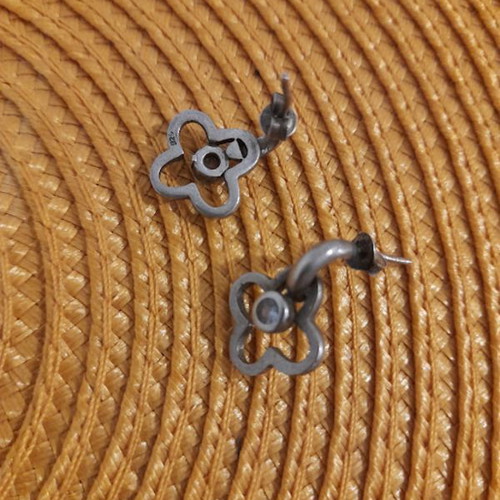 Silver 925 earrings with zircons like new
