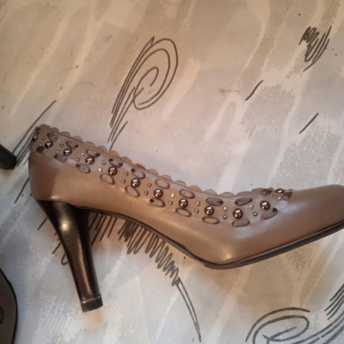 Used pumps size 38.5 beige and brown, excellent condition