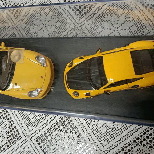 Porsche 1/18 and 1/24 scale Bburago GT cup custom & GT2RS like new with display case