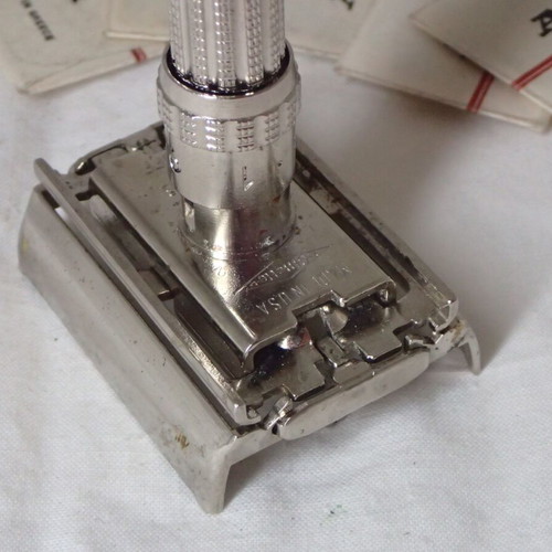 Gillette Slim Adjustable 1-9 DE safety razor 1966 used with blades