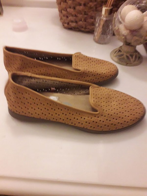 Cliffs by White Mountain loafers new, mustard color, size 38
