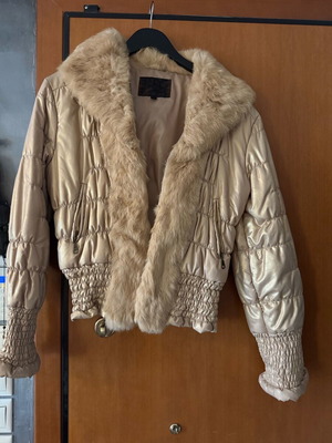 Puffer jacket On Line like new, champagne beige with faux fur