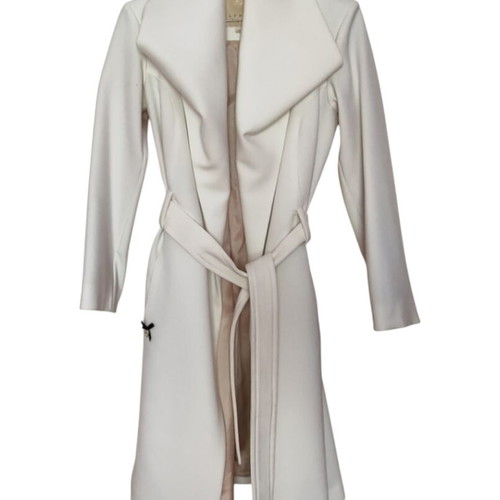 Lynne white mid-length coat like new, size 38, special collar