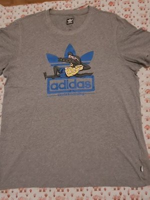 Adidas unisex T-shirt gray like new with print