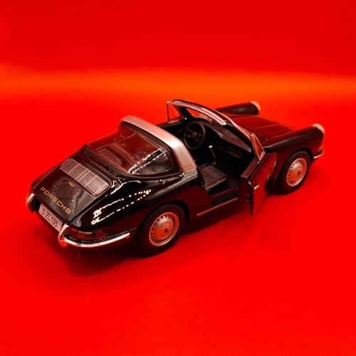 Porsche 911 1967 Bburago miniature new, scale 1:32
