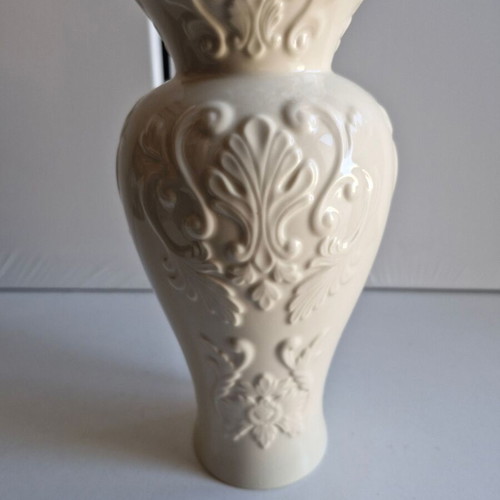 Lenox vase with 24K gold new, embossed vintage decoration