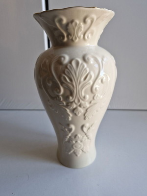 Lenox vase with 24K gold new, embossed vintage decoration