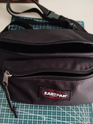 Eastpak Doggy Waist-Sling bag new, black, 3L capacity