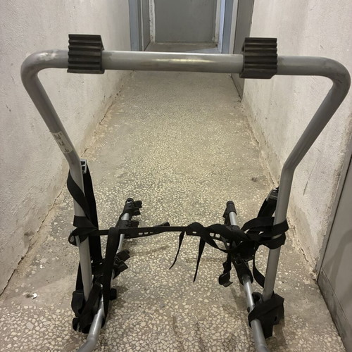 Thule sedan 3-position bike rack