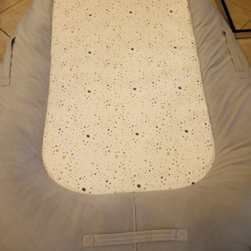La Millou Baby Nest Royal Arrows like new, grey details