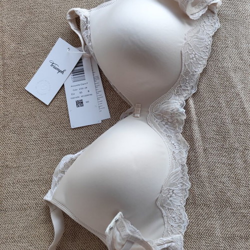 Triumph bra new, beige