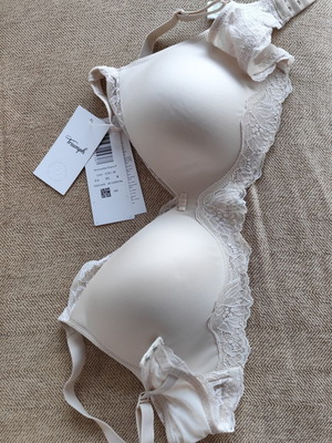 Triumph bra new, beige