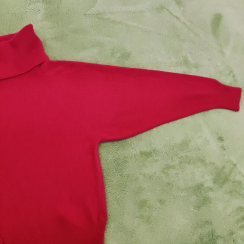 Leonard’s red wool sweater with turtleneck, like new, size L