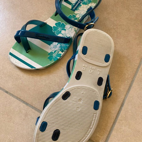 Ipanema sandals size 32 like new, blue and green