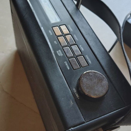 Retro radio, digital, battery or cable powered
