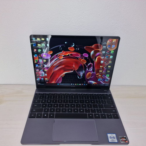 Huawei Matebook 13” laptop like new, AMD Ryzen 5, 8GB RAM, 512GB SSD