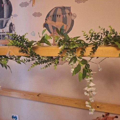 Decorative flowers like new for indoor and outdoor use