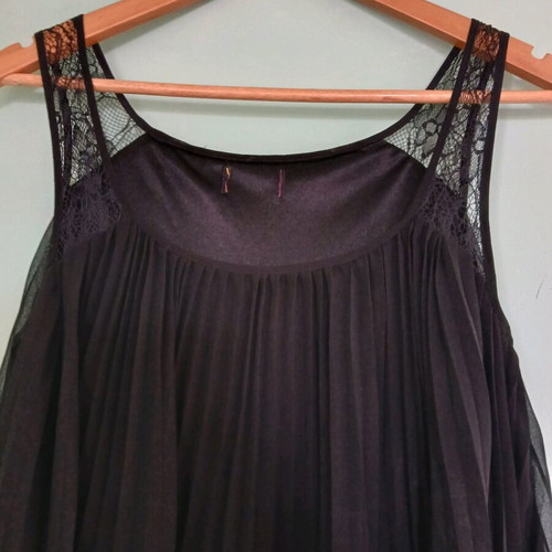 Pleated black dress size M like new