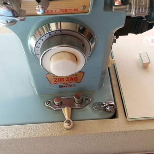 Mercedes sewing machine new with foot pedal and case