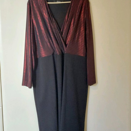Dinaxl evening dress like new, wrap with burgundy bust and black bottom