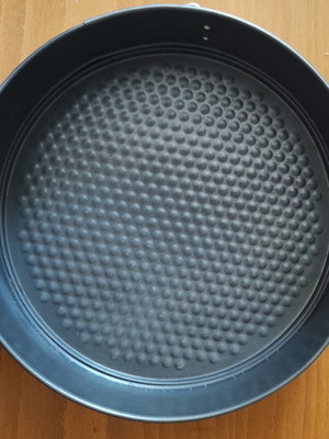 Baking pan with removable bottom used, 24 cm