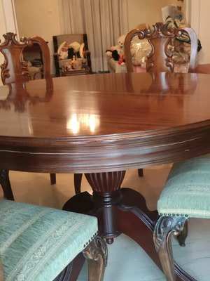 Dining set used for living room