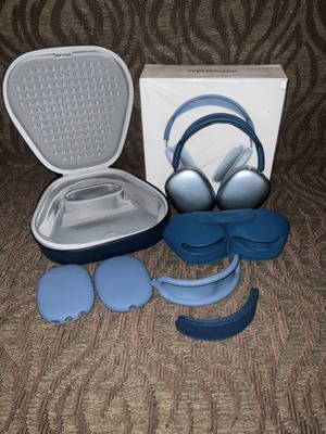 Apple AirPods Max Blue like new with case and protectors
