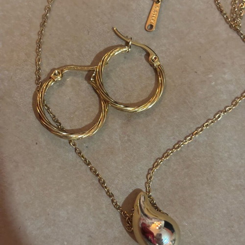 Set of 2 gold jewelry new made of steel