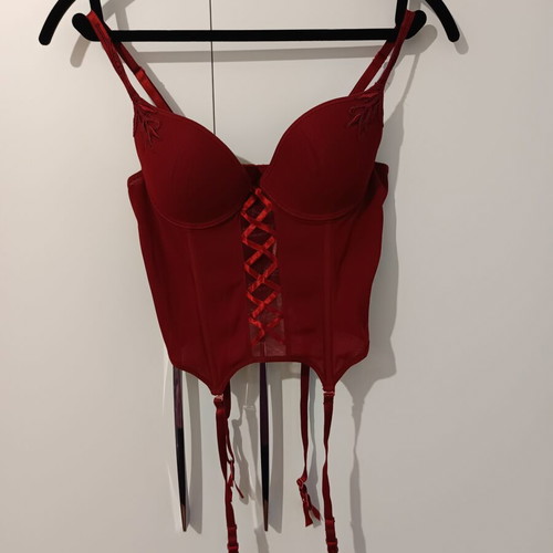 Luna cup B corset red like new