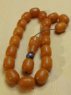 Worry beads Egyptian mastic used, 20 beads with silver bead