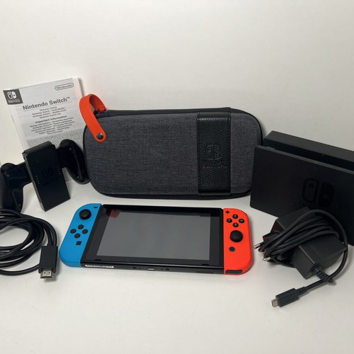 Nintendo Switch като нов с предпазен калъф за носене