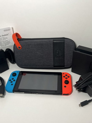 Nintendo Switch като нов с предпазен калъф за носене
