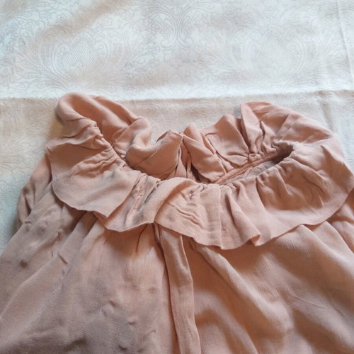 Women's blouse used with flounce in salmon color