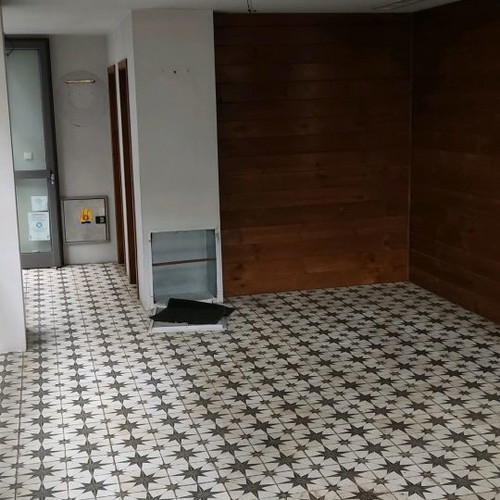 Corner commercial space 75 sqm with outdoor area in Kalamaria
