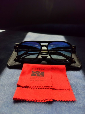 Enzo Glasses New With Extra Black Pair