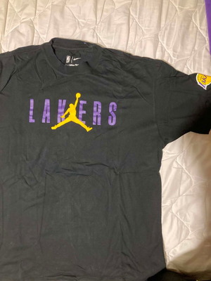 Jordan Lakers T-shirt M like new, loose fit, black