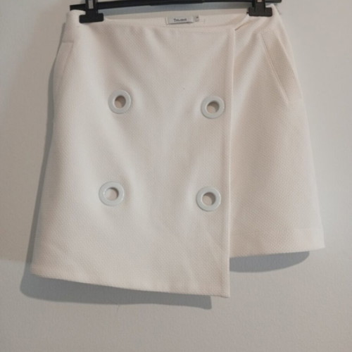Toi&Moi skirt shorts new, size medium, white
