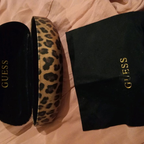 Guess hard large glasses case like new, brown and gold