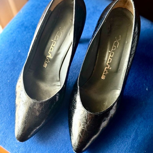 Haralas pumps used black patent leather size 37.5