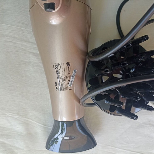 VICKO Hairdryer 2400 W like new with accessories