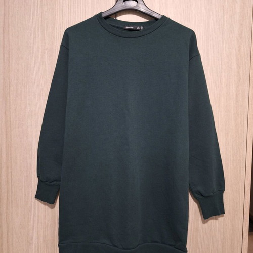 Bershka dark green long crewneck like new, size S