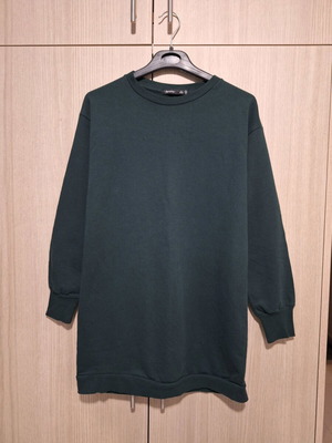 Bershka dark green long crewneck like new, size S